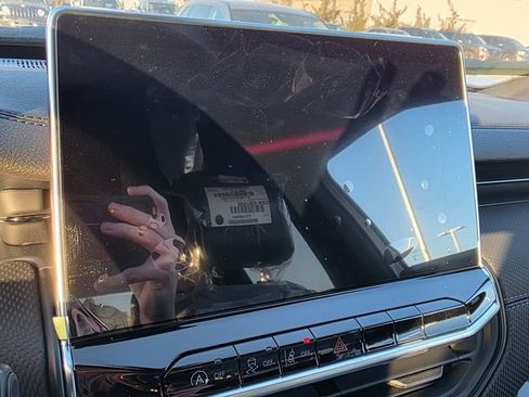 New 2026 Jeep Compass Latitude image 18