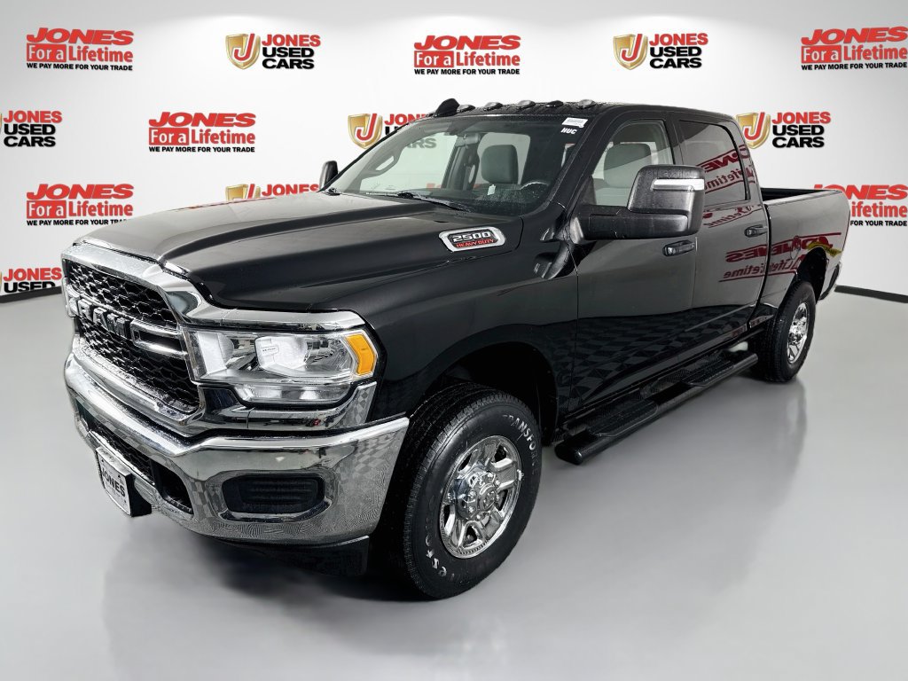 Used 2024 RAM 2500 Tradesman w/ Chrome Appearance Group AWD/4WD image 13