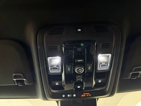 New 2026 GMC Yukon AT4 Ultimate AWD/4WD image 18