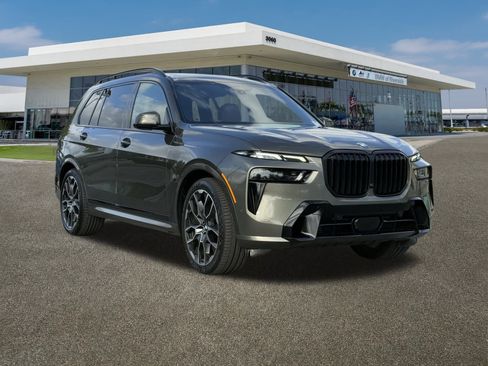 Certified 2023 BMW X7 xDrive40i w/ Executive Package image 2