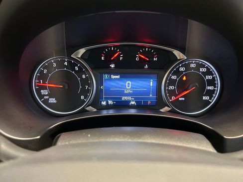 Used 2024 GMC Terrain SLE image 11