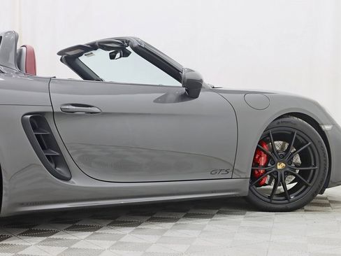 Used 2018 Porsche 718 Boxster GTS image 11
