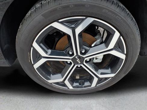 Used 2024 Kia Niro EX Touring image 10