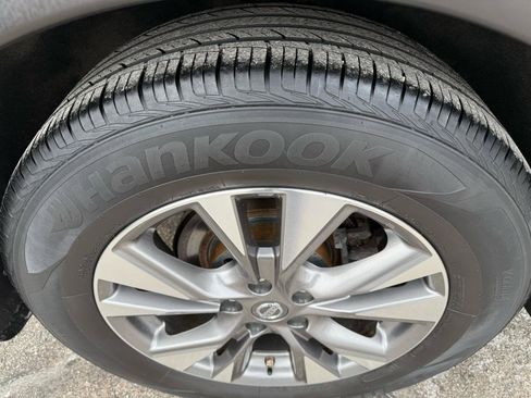 Used 2018 Nissan Murano SL w/ Moonroof Package image 9