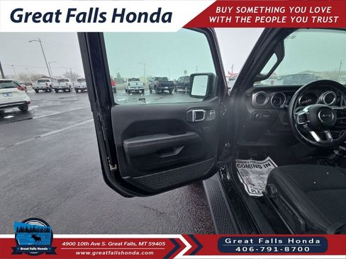 Used 2021 Jeep Wrangler Unlimited Sahara w/ Cold Weather Group image 13