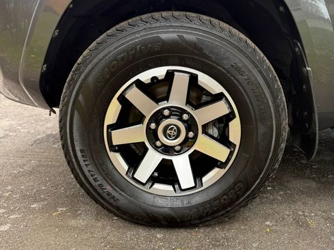 Used 2020 Toyota 4Runner SR5 Premium w/ Moonroof Package AWD/4WD image 26