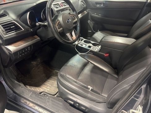 Used 2017 Subaru Outback 3.6R Limited image 3