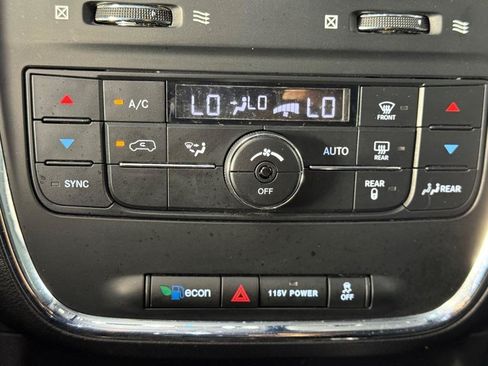 Used 2016 Dodge Grand Caravan R/T FWD image 18