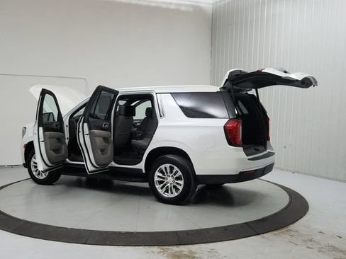 Used 2022 GMC Yukon SLT w/ SLT Luxury Package RWD image 13