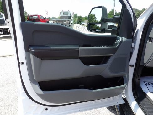 Used 2024 Ford F550 4x4 Crew Cab Super Duty w/ XLT Value Package image 14
