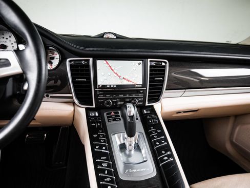 Certified 2015 Porsche Panamera GTS AWD/4WD image 19