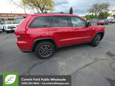 Used 2019 Jeep Grand Cherokee Trailhawk image 11