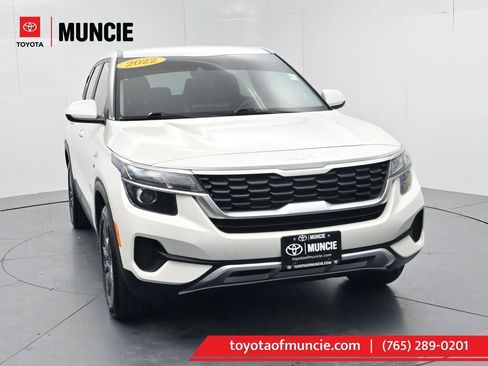 Used 2022 Kia Seltos LX image 1