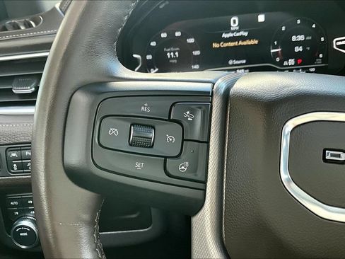 Used 2022 GMC Yukon XL Denali AWD/4WD image 12