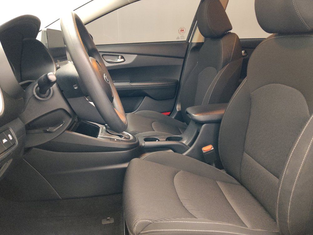 Used 2021 Kia Forte LXS FWD image 17