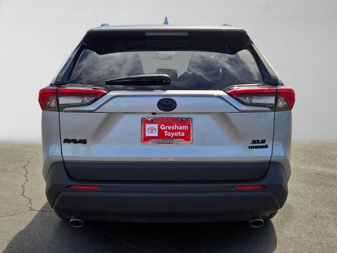 Used 2024 Toyota RAV4 XLE w/ Weather Package AWD/4WD image 5