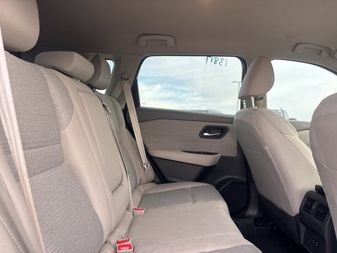 Certified 2023 Nissan Rogue SV image 16