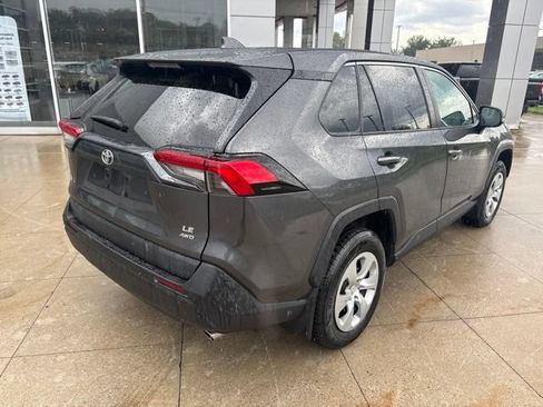 Used 2022 Toyota RAV4 LE AWD/4WD image 7