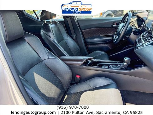 Used 2019 Toyota C-HR Limited FWD image 15