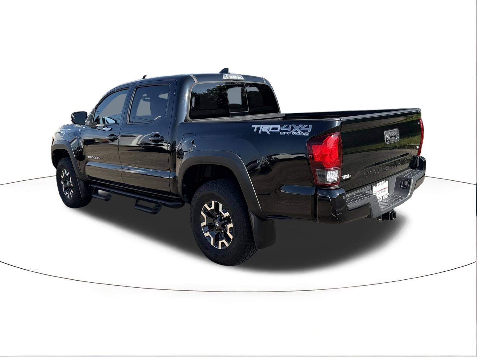 Used 2018 Toyota Tacoma TRD Off-Road w/ Technology Package AWD/4WD image 5