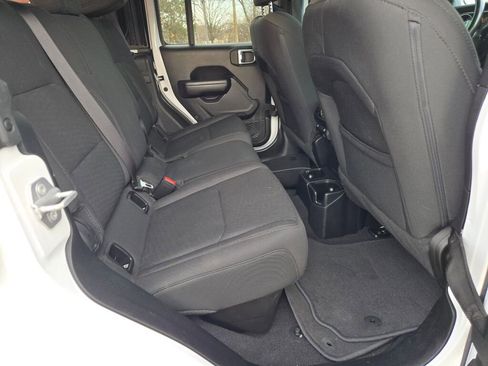 Used 2020 Jeep Gladiator Sport w/ Quick Order Package 24S image 10