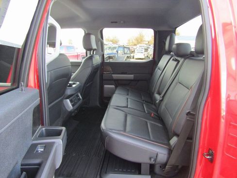 Used 2025 Ford F250 Lariat w/ Chrome Package image 33