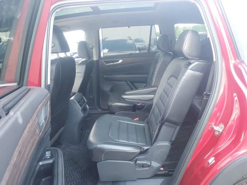 Used 2024 Volkswagen Atlas SEL AWD/4WD image 34