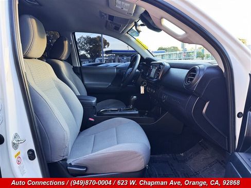 Used 2018 Toyota Tacoma SR w/ SR Convenience Package AWD/4WD image 7