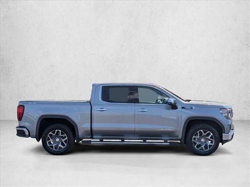 Used 2023 GMC Sierra 1500 SLT w/ SLT Premium Package AWD/4WD image 4