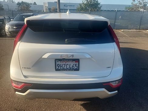 Certified 2024 Kia Niro LX FWD image 12