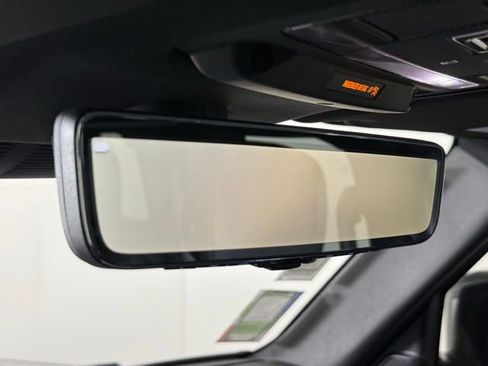 New 2026 Land Rover Defender 110 X-Dynamic SE image 20