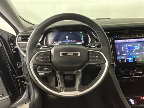 Used 2023 Jeep Grand Cherokee 4WD 4xe image 15
