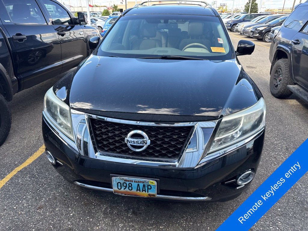 Used 2014 Nissan Pathfinder Platinum w/ Platinum Premium Package AWD/4WD image 2