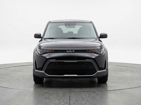 Used 2025 Kia Soul LX w/ LX Technology Package FWD image 2
