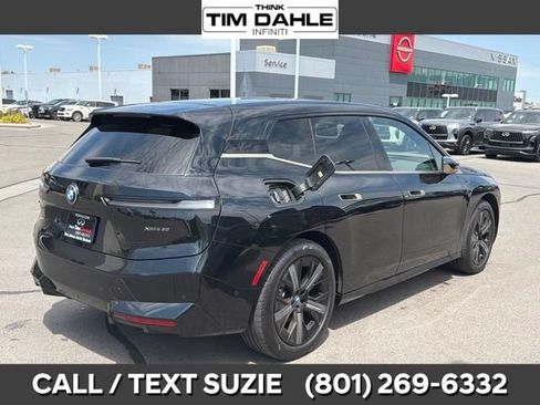 Used 2023 BMW iX xDrive50 w/ Premium Package AWD/4WD image 11