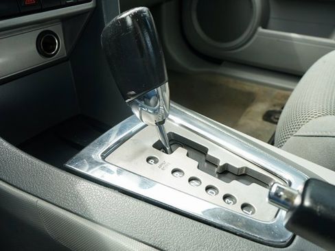 Used 2008 Dodge Avenger SE image 16