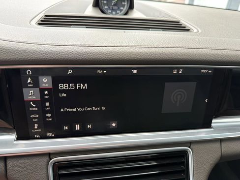 Used 2018 Porsche Panamera 4 AWD/4WD image 17