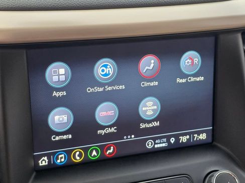 Used 2023 GMC Acadia Denali w/ Denali Ultimate Package FWD image 34