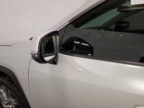 Used 2023 Toyota RAV4 XLE Premium image 31