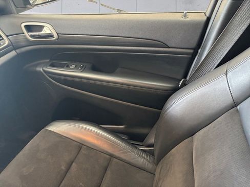 Used 2020 Jeep Grand Cherokee Altitude AWD/4WD image 18