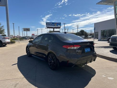 Used 2025 Toyota Corolla SE w/ SE Premium Package FWD image 7