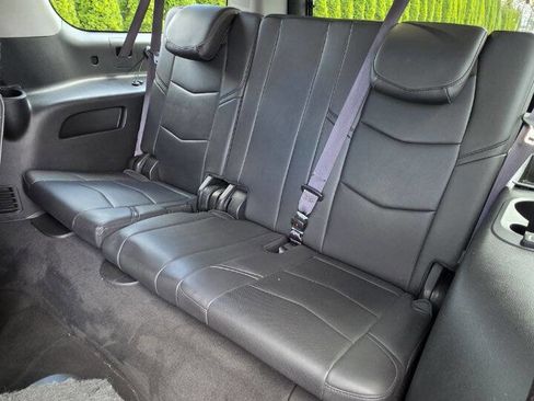 Used 2015 Cadillac Escalade ESV Luxury image 11