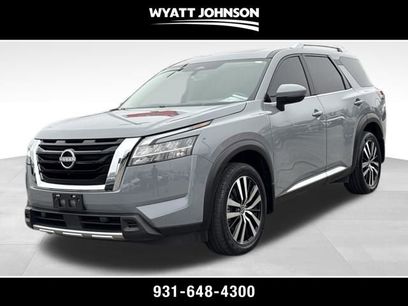 Used 2024 Nissan Pathfinder Platinum w/ Cargo Package