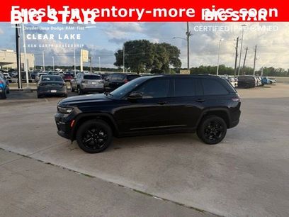 Used 2023 Jeep Grand Cherokee Limited w/ Black Appearance Package
