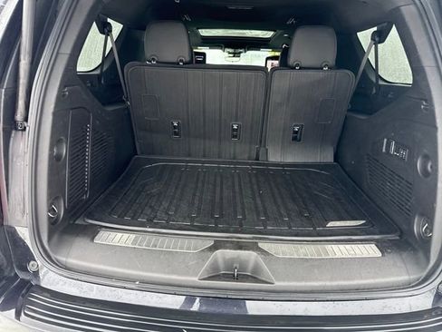 Used 2024 GMC Yukon XL Denali w/ Advanced Technology Package image 27