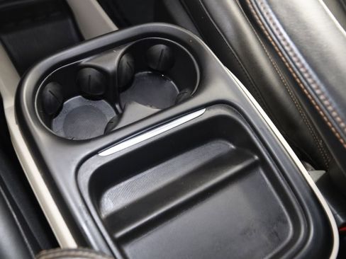 Used 2017 Chrysler Pacifica Touring-L image 26