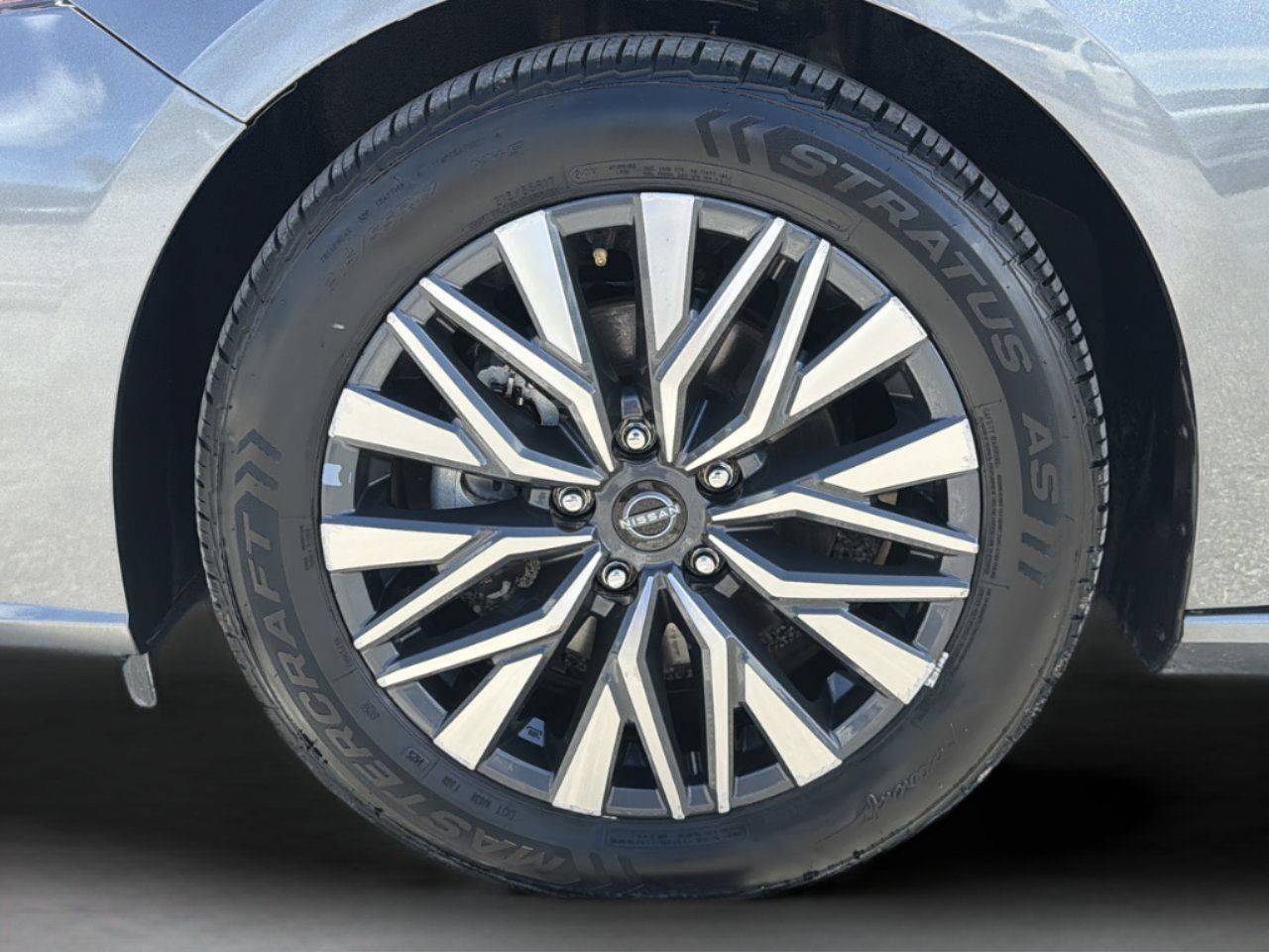Used 2024 Nissan Altima 2.5 SV FWD image 29