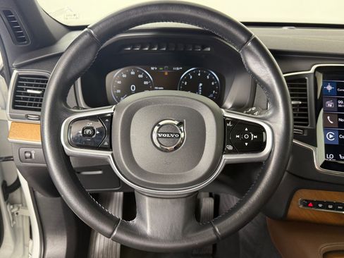 Used 2022 Volvo XC90 T6 Momentum w/ Protection Package Premier AWD/4WD image 11