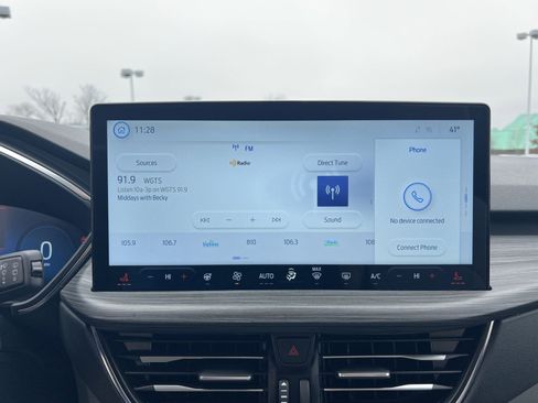 Used 2025 Ford Escape SE w/ PHEV Premium Package image 18