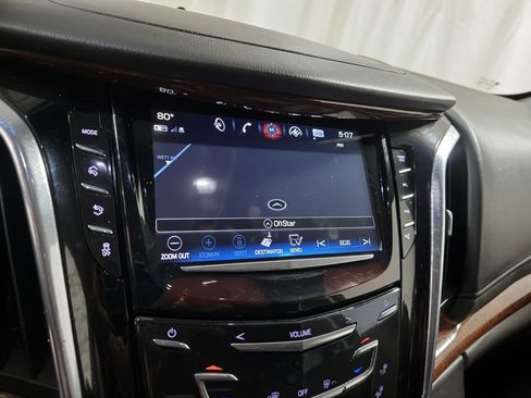 Used 2017 Cadillac Escalade ESV Luxury RWD image 5